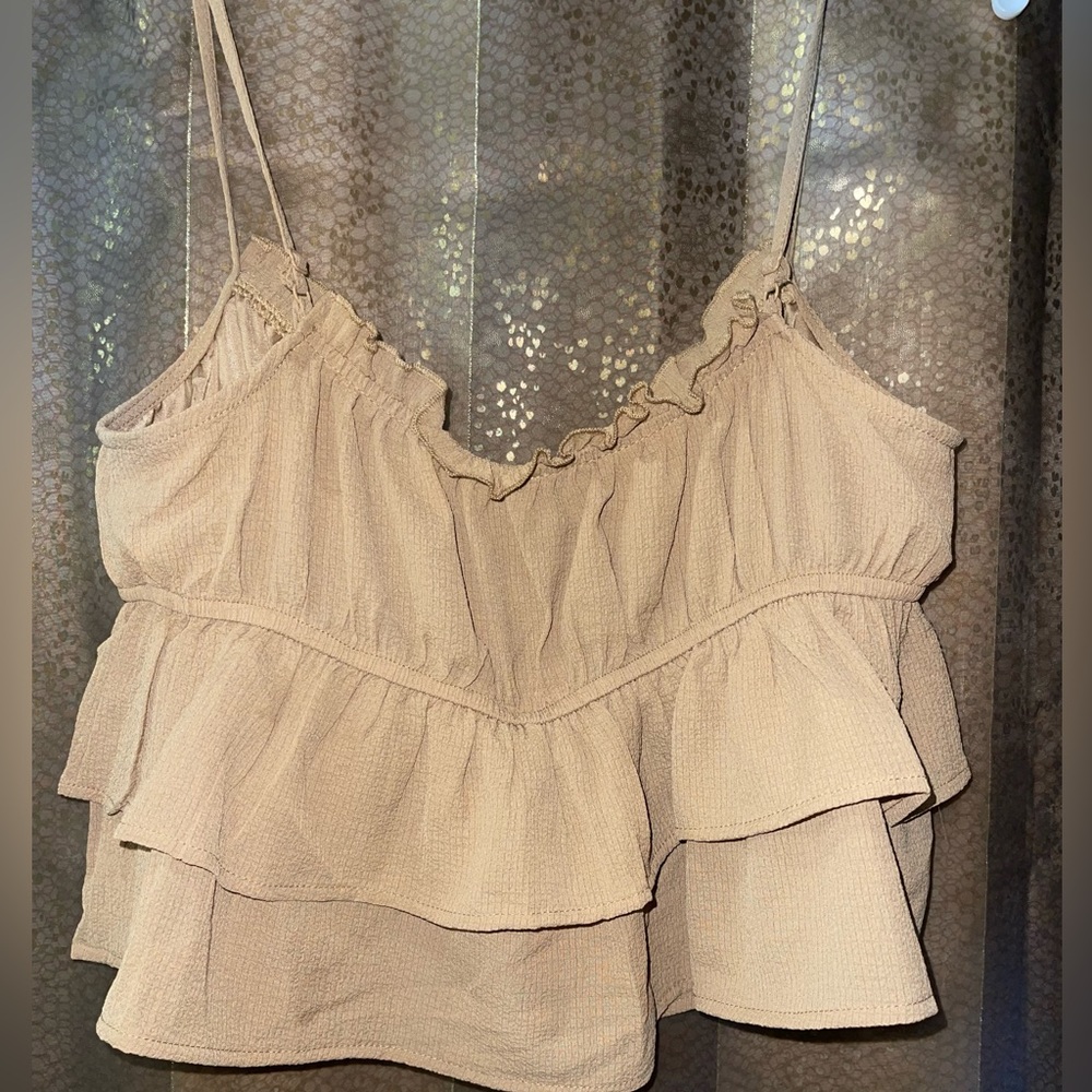 🆕#3 Wild Fable NWT ruffled cami crop top in a beautiful camel color. SIZE MED - Picture 8 of 10